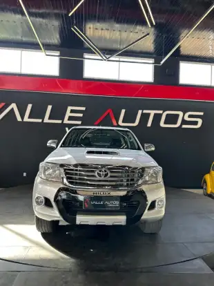 TOYOTA-HILUX-2014