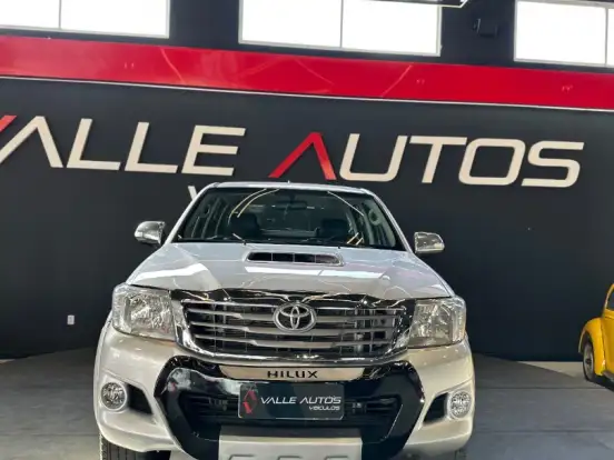 TOYOTA-HILUX-3.0 SR 4X4 CD 16V TURBO INTERCOOLER DIESEL 4P AUTOMÁTICO TOYOTA-HILUX-2014
