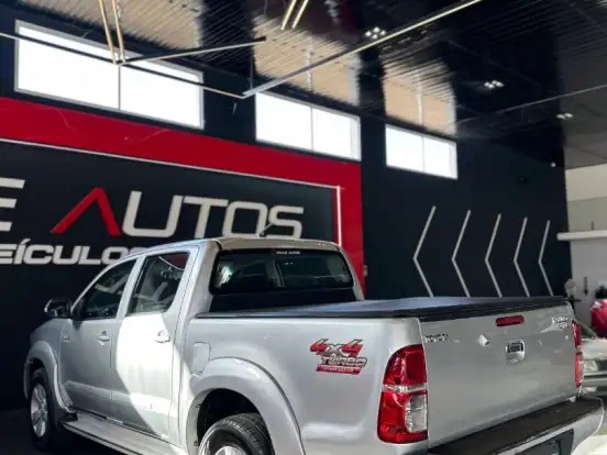 TOYOTA-HILUX-3.0 SR 4X4 CD 16V TURBO INTERCOOLER DIESEL 4P AUTOMÁTICO TOYOTA-HILUX-2014