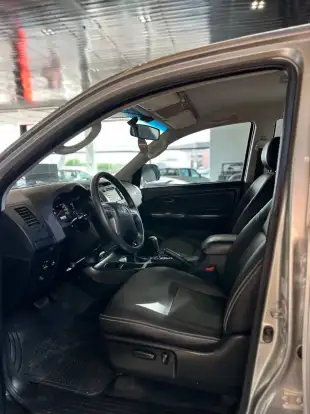 TOYOTA-HILUX-2014