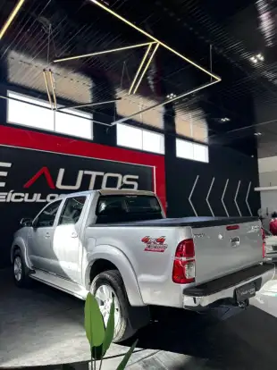 TOYOTA-HILUX-2014