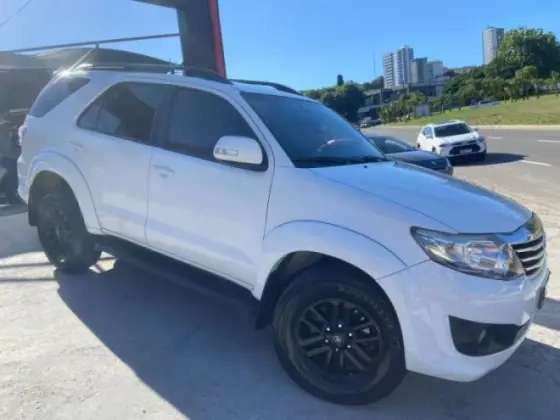 TOYOTA HILUX SW4 2.7 SR 4X2 16V FLEX 4P AUTOMÁTICO