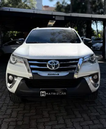 TOYOTA HILUX SW4 2.8 SRX 4X4 16V TURBO INTERCOOLER DIESEL 4P AUTOMÁTICO