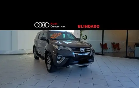 TOYOTA HILUX SW4 2.8 SRX 4X4 16V TURBO INTERCOOLER DIESEL 4P AUTOMÁTICO