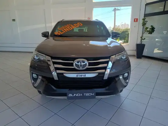 TOYOTA-HILUX SW4-2016