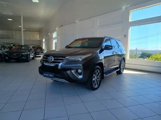 TOYOTA-HILUX SW4-2016