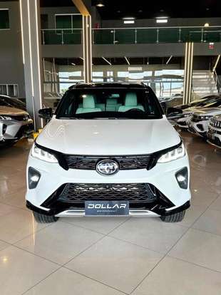 TOYOTA-HILUX SW4-2025