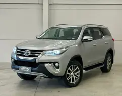 TOYOTA HILUX SW4 2.8 SRX 4X4 16V TURBO INTERCOOLER DIESEL 4P AUTOMÁTICO TOYOTA HILUX SW4 2.8 SRX 4X4 16V TURBO INTERCOOLER DIESEL 4P AUTOMÁTICO