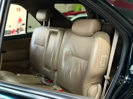 TOYOTA-HILUX SW4-2012