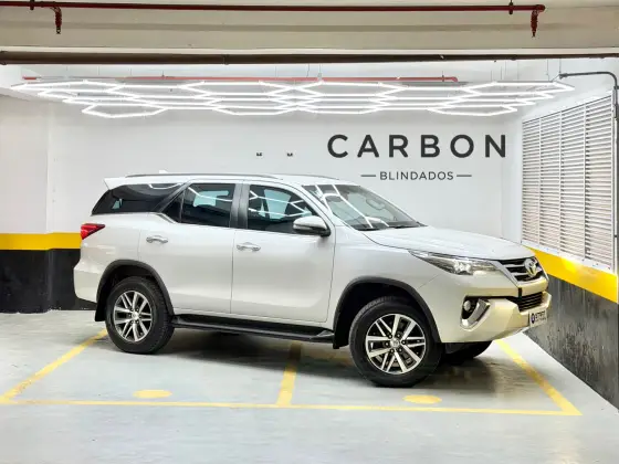 TOYOTA HILUX SW4 4.0 SRX 4X4 7 LUGARES V6 24V GASOLINA 4P AUTOMÁTICO TOYOTA HILUX SW4 4.0 SRX 4X4 7 LUGARES V6 24V GASOLINA 4P AUTOMÁTICO