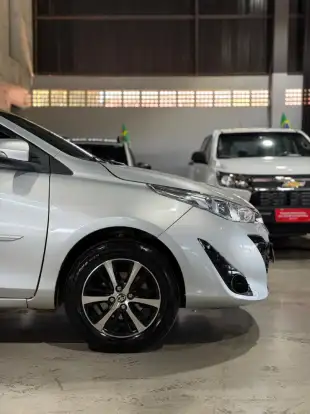 TOYOTA-YARIS-2018