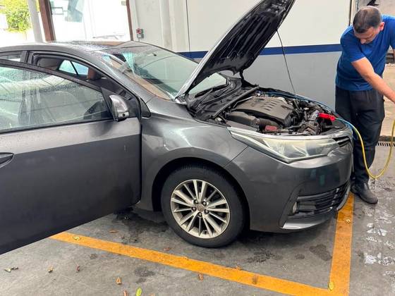 TOYOTA COROLLA 1.8 GLI 16V FLEX 4P AUTOMÁTICO