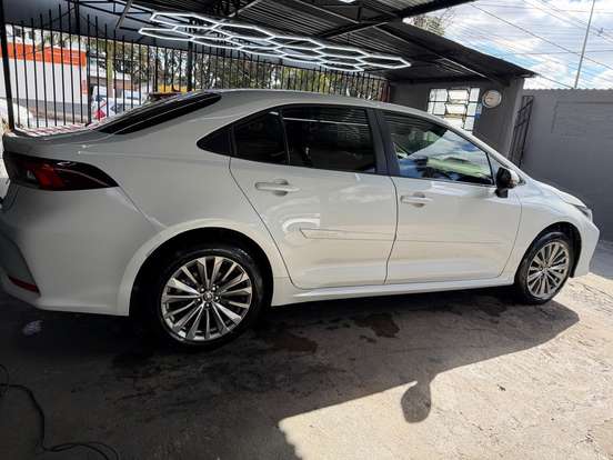 TOYOTA-COROLLA-2024