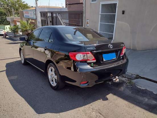 TOYOTA-COROLLA-2013