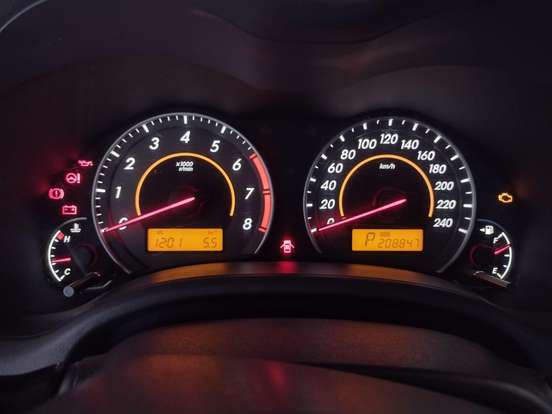 TOYOTA-COROLLA-2013