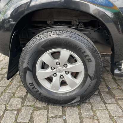 TOYOTA-HILUX-2013