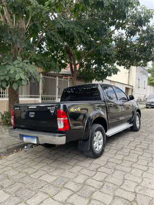TOYOTA-HILUX-2013