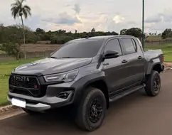 TOYOTA HILUX 2.8 D-4D TURBO DIESEL CD GR-S 4X4 AUTOMÁTICO TOYOTA HILUX 2.8 D-4D TURBO DIESEL CD GR-S 4X4 AUTOMÁTICO
