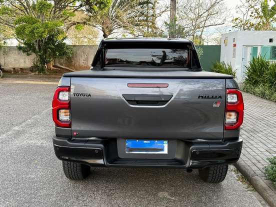 TOYOTA-HILUX-2024