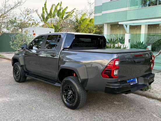 TOYOTA-HILUX-2024