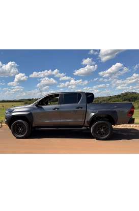 TOYOTA-HILUX-2024