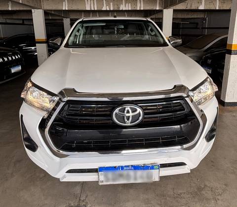 TOYOTA HILUX 2.8 D-4D TURBO DIESEL CD SRV 4X4 AUTOMÁTICO