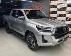 TOYOTA HILUX 2.8 D-4D TURBO DIESEL CD SRX 4X4 AUTOMÁTICO TOYOTA HILUX 2.8 D-4D TURBO DIESEL CD SRX 4X4 AUTOMÁTICO