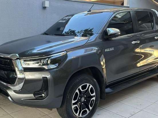 TOYOTA-HILUX-2.8 D-4D TURBO DIESEL CD SRX 4X4 AUTOMÁTICO TOYOTA-HILUX-2022