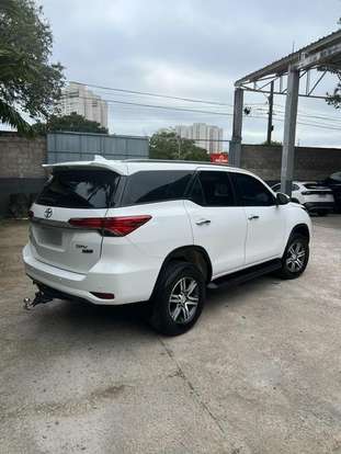 TOYOTA-HILUX SW4-2018