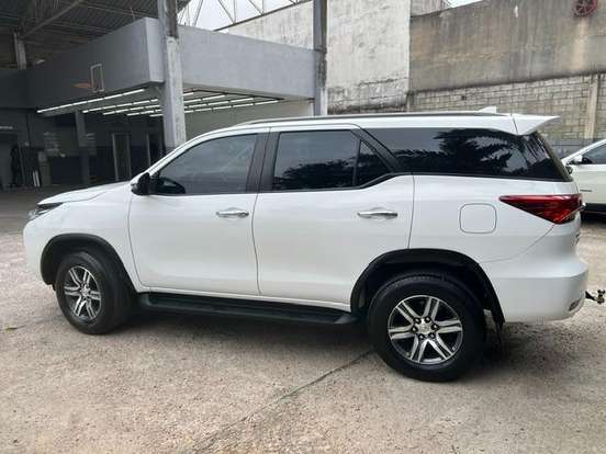 TOYOTA-HILUX SW4-2.7 SRV 7 LUGARES 4X2 16V FLEX 4P AUTOMÁTICO TOYOTA-HILUX SW4-2018