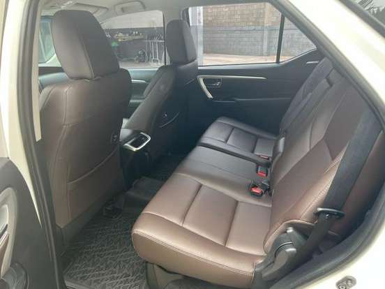 TOYOTA-HILUX SW4-2018