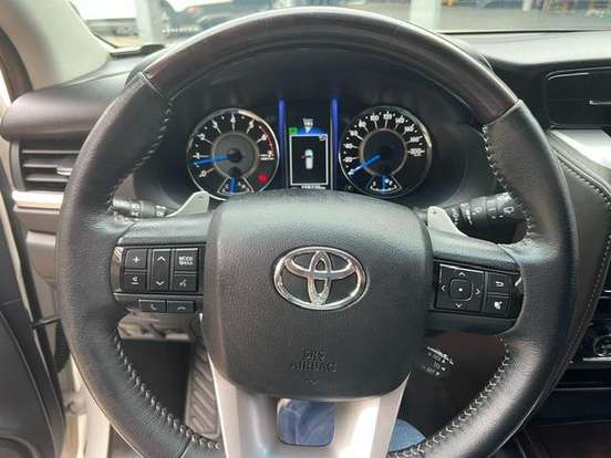 TOYOTA-HILUX SW4-2018