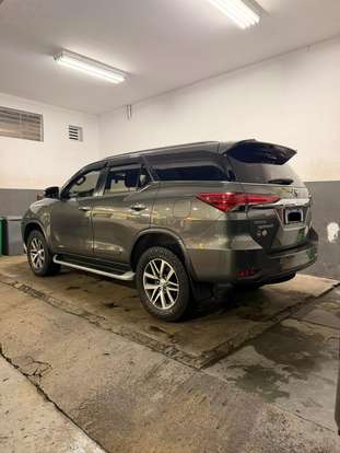 TOYOTA-HILUX SW4-2.8 SRX 4X4 7 LUGARES 16V TURBO INTERCOOLER DIESEL 4P AUTOMÁTICO TOYOTA-HILUX SW4-2018