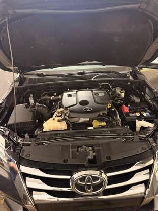 TOYOTA-HILUX SW4-2.8 SRX 4X4 7 LUGARES 16V TURBO INTERCOOLER DIESEL 4P AUTOMÁTICO TOYOTA-HILUX SW4-2018