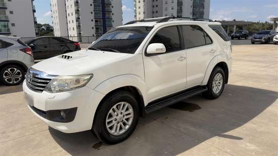 TOYOTA-HILUX SW4-2012