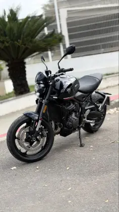 TRIUMPH TRIDENT 660 TRIUMPH TRIDENT 660