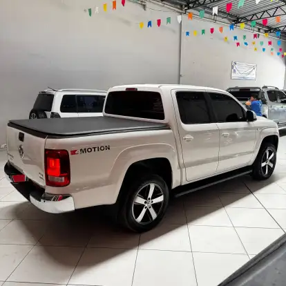 VOLKSWAGEN-AMAROK-2014