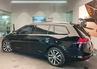VOLKSWAGEN-GOLF-2015