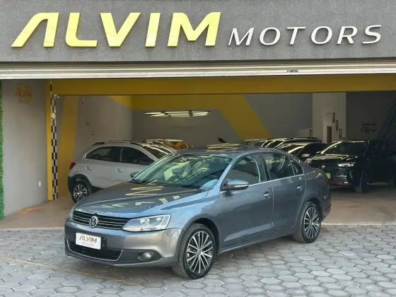 VOLKSWAGEN JETTA 2.0 TSI HIGHLINE 211CV GASOLINA 4P TIPTRONIC VOLKSWAGEN JETTA 2.0 TSI HIGHLINE 211CV GASOLINA 4P TIPTRONIC