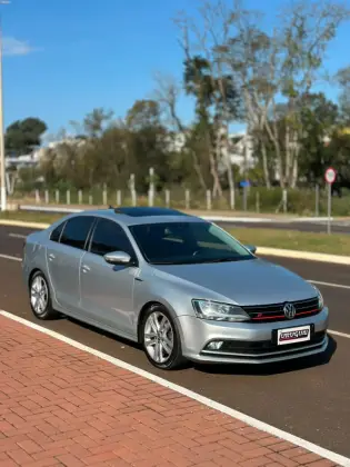 VOLKSWAGEN JETTA 2.0 TSI HIGHLINE 211CV GASOLINA 4P TIPTRONIC