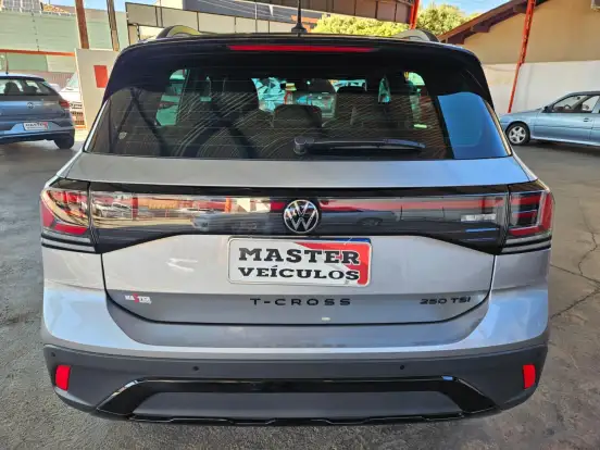VOLKSWAGEN-T-CROSS-1.4 250 TSI TOTAL FLEX HIGHLINE AUTOMÁTICO VOLKSWAGEN-T-CROSS-2024