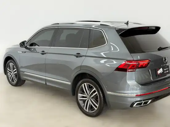 VOLKSWAGEN-TIGUAN-2.0 300 TSI GASOLINA ALLSPACE R-LINE AUTOMÁTICO VOLKSWAGEN-TIGUAN-2024