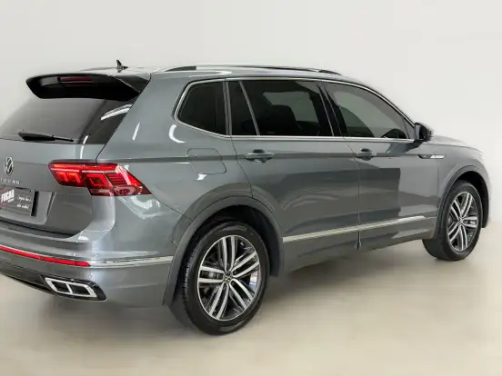 VOLKSWAGEN-TIGUAN-2.0 300 TSI GASOLINA ALLSPACE R-LINE AUTOMÁTICO VOLKSWAGEN-TIGUAN-2024
