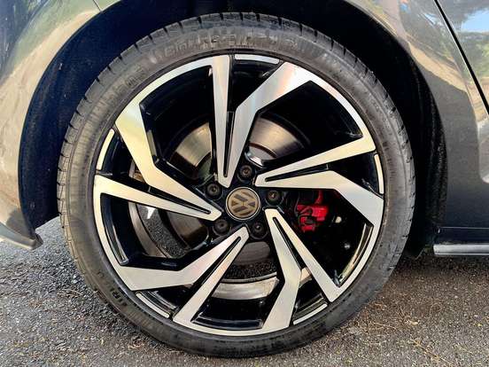 VOLKSWAGEN-GOLF-2014