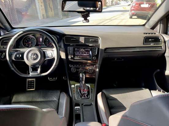 VOLKSWAGEN-GOLF-2014
