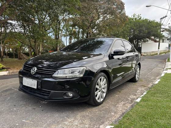 VOLKSWAGEN JETTA 2.0 COMFORTLINE FLEX 4P TIPTRONIC