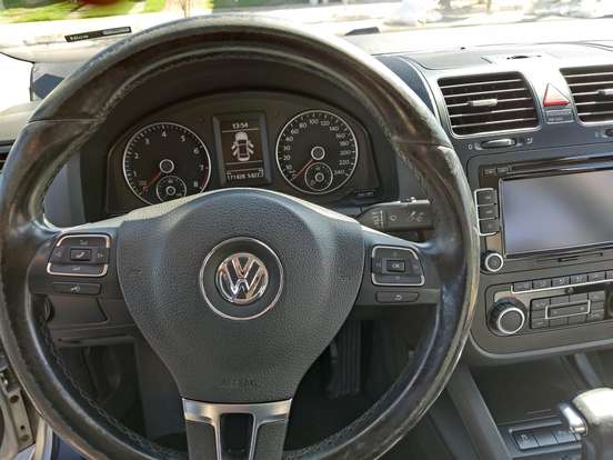 VOLKSWAGEN-JETTA-2010