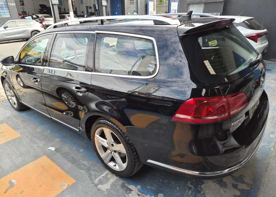 VOLKSWAGEN-PASSAT VARIANT-2012