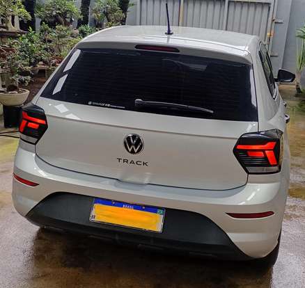 VOLKSWAGEN-POLO-2023