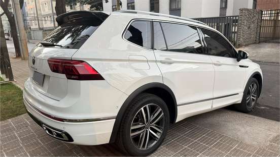 VOLKSWAGEN-TIGUAN-2023